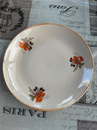 набор тарелок: Тарелки с цветочками 5 шт Сервис (супница, салатница, тарелка) Белая
