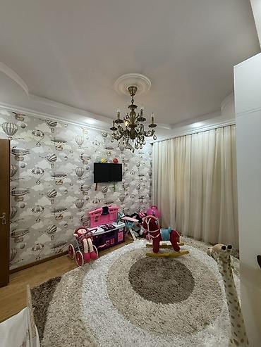 Qaraj satılır: Qanuni 3otaq .leninqrand proyektdi. 4il once temir olunub.qismen — 8