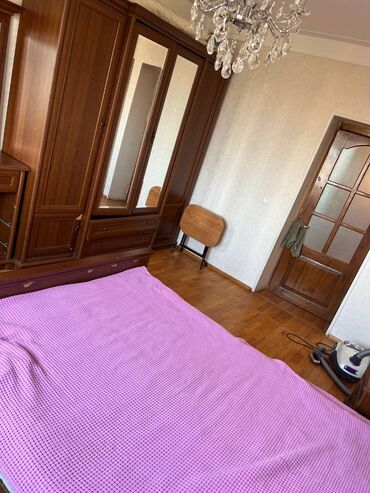 Uzunmüddətli kirayə mənzillər: Binəqədi rayonu,Varovski,milli qvardiyanın yanında.9 mərtəbəli binanın — 9