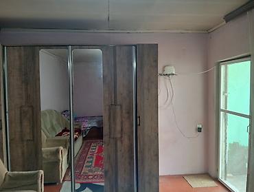 Mənzillər: Дворовая система дома находится на рабочем проспекте рядом школа 59. В — 4