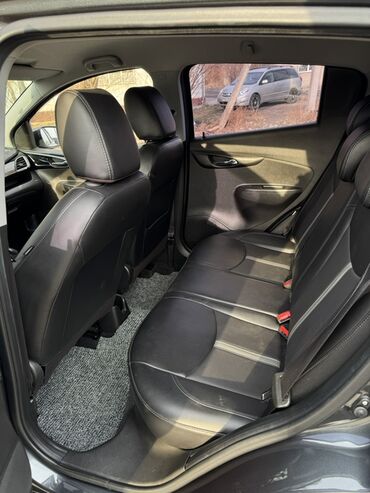 Chevrolet: Chevrolet Spark: 2018 г., 0.1 л, Автомат, Бензин, Хэтчбэк — 14