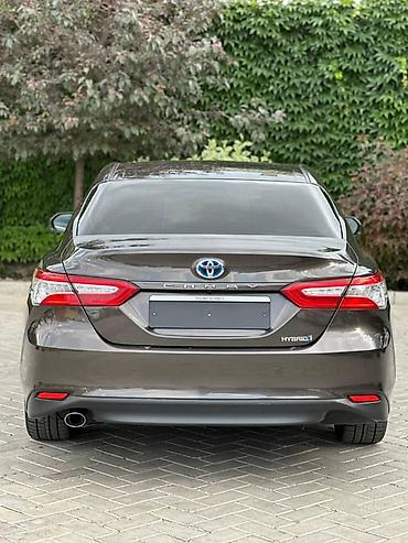 Toyota: Toyota Camry: 2018 г., Гибрид, Седан — 3