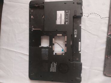 железный диск на 15: Toshiba Satellite C660D-164 korpusu satılır alt və üst . heç bir qırıq