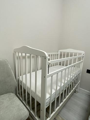 Продаю Детскую кроватку с маятником, в отличном состоянии, купили, но
