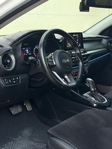 коврик бу: Kia K3: 2019 г., 1.6 л, Вариатор, Бензин, Седан — 4