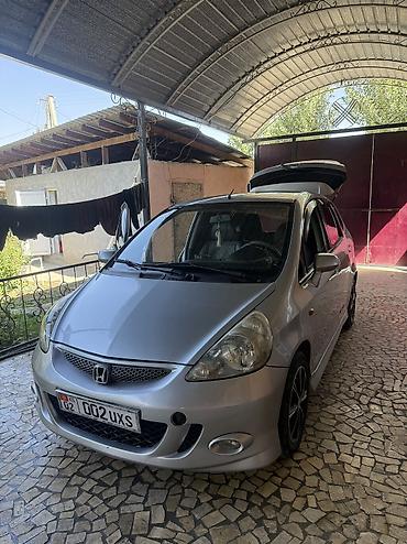 Honda Jazz: 2004 г., Механика, Хэтчбэк