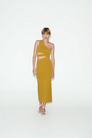 прокат национальных костюмов для детей: 1. Zara синяя юбка размер L. Подойдет и на М. 2000 сом. 2. Zara