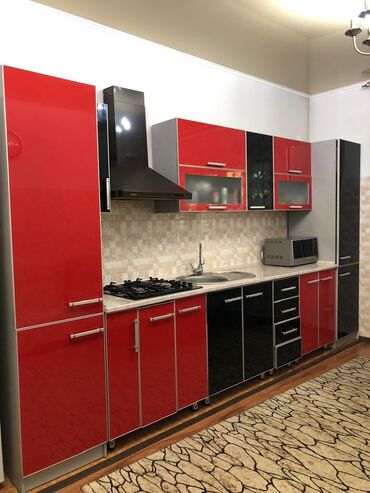 кухнй гарнитур: Кухонный гарнитур, цвет - Красный, Б/у
