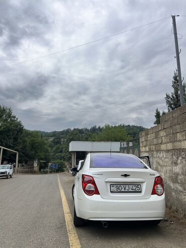 фольксваген поло 1: Chevrolet Aveo: 1.6 л | 2012 г. 189000 км Седан