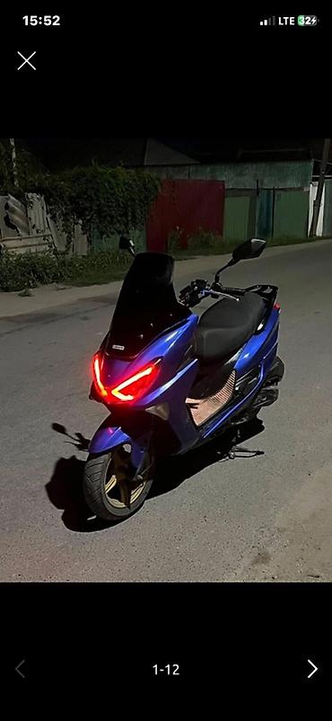 t max: Скутер/максискутер 150–200 см³ класса (визуально — форм‑фактор Yamaha — 6