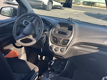 82 2: Chevrolet Spark: 2020 г., 1 л, Автомат, Бензин, Хэтчбэк — 7