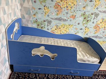 детский кроват: Односпальная кровать, Б/у