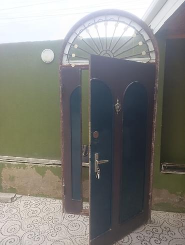 seyf qapi: Seyf qapi eni 1.20 hundurluyu 260 cercivesi şveller. təmiz qapi di — 2