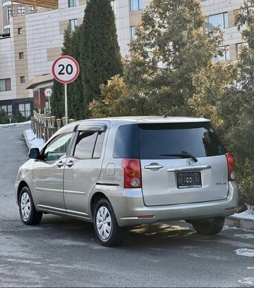 Toyota: Toyota Raum: 2003 г., 1.5 л, Автомат, Бензин, Универсал