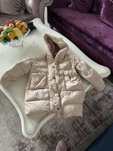 kreditlə geyimlər: Kurtka, Qız, 7 - 8 yaş, Zara Kids