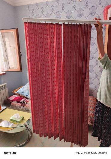 qarmoşqa pərdə: İşlənmiş, Zebra, rəng - Qırmızı, Ünvandan götürmə, Ödənişli çatdırılma