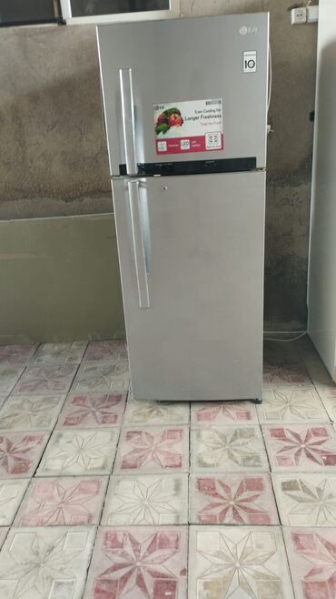 диспенсер для воды баку: LG iki qapılı soyuducu (yuxarıda dondurucu, aşağıda əsas kamerа) -