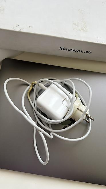 macbook air m4: Apple MacBook Air (Space Gray) – 13" seriyası Xüsusiyyətlər: - 13.3" — 8