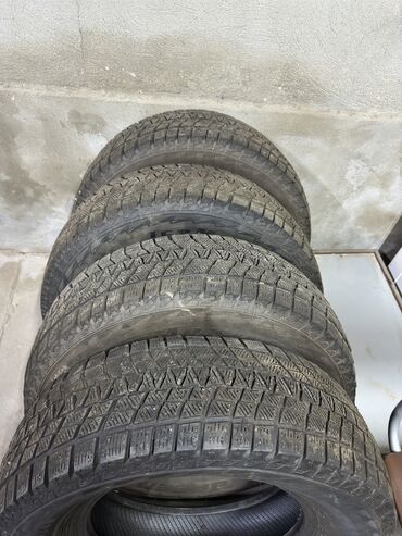 Шины: Срочно продаю зимние колеса!!
225/70R 15C