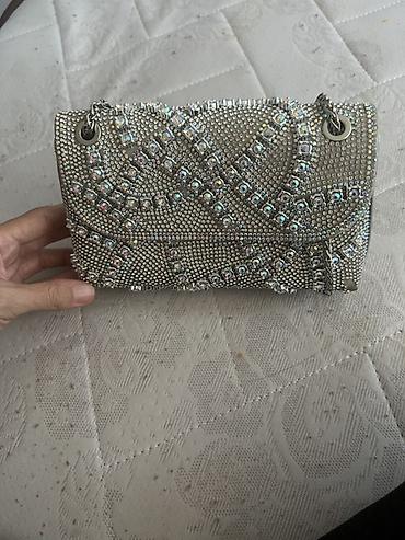 Parıltılı axşam çantası - Rəng: gümüşü/metalik - Material: parıldayan