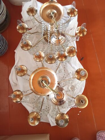 Stol lampaları: Çılçıraq, 10 və daha çox lampa, Metal