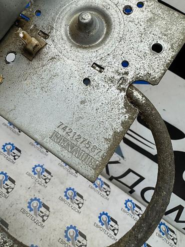 Двери и комплектующие: Передняя левая Renault, Б/у, Оригинал — 10