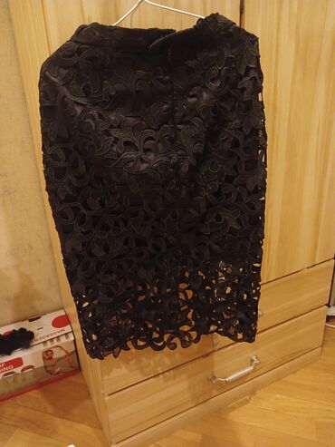 вязаные юбки для девочек: Qara rəngli krujeva ətək. - Dizayn: Floral naxışlı, lazer-kəsim lalafo.az -da вязаные юбки для девочек: Qara rəngli krujeva ətək. - Dizayn: Floral naxışlı, lazer-kəsim