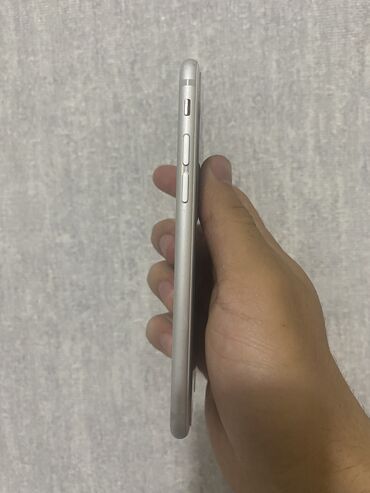 iphone 5sе: IPhone 6, < 16 ГБ, Серебристый, Отпечаток пальца, Face ID