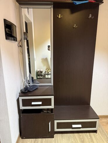 embawood tek carpayilar: Embawood-un Dehliz (koridor) ucun mebel. Veziyyeti normaldi, her seyi