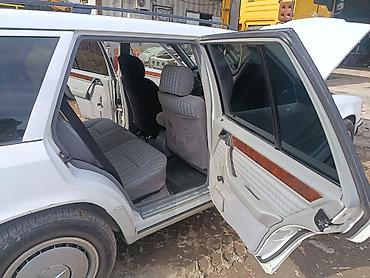 Продажа авто: Mercedes-Benz W124: 1993 г., 2.3 л, Автомат, Бензин, Универсал — 6