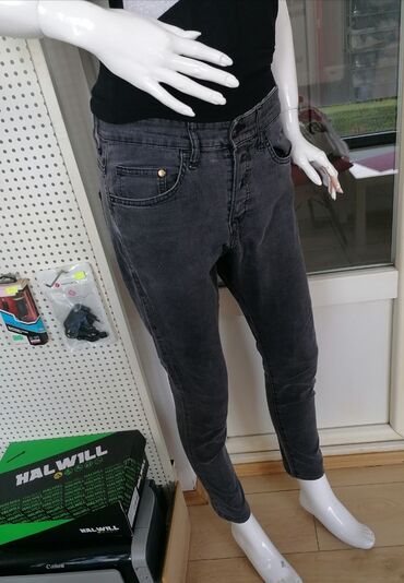 Farmerke: Farmerice extra
Kao nove
Vel 32 — 3