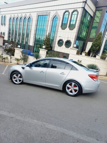 Chevrolet: Ili 2014 yaxsı veziyyetdedir.Tecili satıldığı üçün bu qiymete — 4