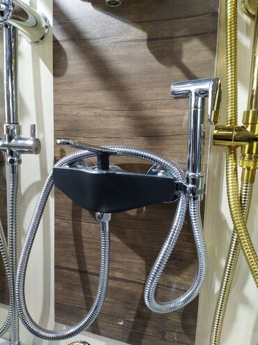 hamam ucun dolab: Hamam/Tualet üçün divara quraşdırılan qarışdırıcı və bidet duş seti -