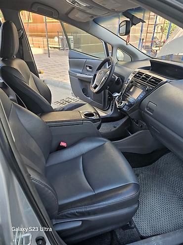 Toyota: Toyota Prius V: 2013 г., 1.8 л, Автомат, Гибрид, Универсал — 4