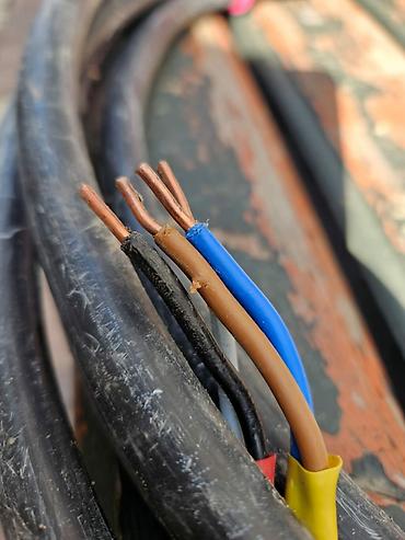 4 lük kabel: ​Mis kabel 5x4 mm² ​5 jilalı mis kabel 4-lük ​Güc kabeli 5*4 ​Elektrik — 2