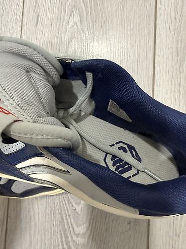 кроссовки мужские лининг: Кроссовки Li-Ning, размер 40. Выполнены из бычьей кожи. Низкий силуэт — 2