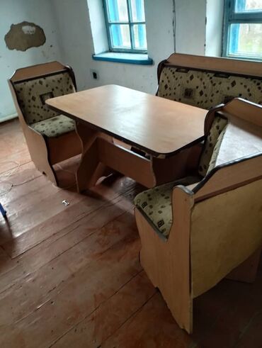 работа по мягкой мебели: Комплект стол и стулья Кухонный, Б/у
