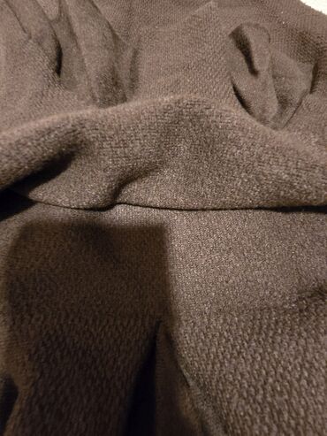 Qadın şalvarları: Bu dəstə müxtəlif üslublu dörd qadın şalvarı və bir qara ətək — 38