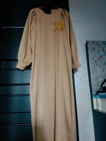 вечернее платье с: Вечернее платье, Длинная модель, С рукавами, Перья, XL (EU 42)