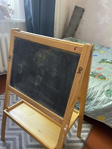 детский коврики: Парта, Б/у, С полками, Для девочки, Детская, Дерево, Самовывоз — 1