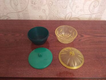 Другие товары для кухни: Продаю: 1. Блюдо глиняное, диаметр 36 см., цена 200 сом; 2. Тарелки — 16
