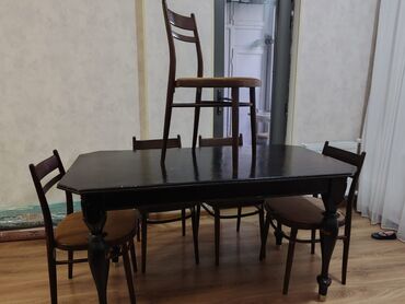 продажа столов и стульев: Ruminiya istehsali Masa desti. 80man. 8 oturacaqlidi.Acilmir.Tecili