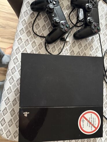 smok nord 4: Ps4 fat 1 tb satılır 2 arginal pultnan 10,12 oyunda var bir yerdə 280