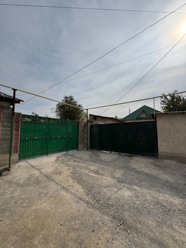 токмок продажа дома: 2 комнаты, 30 м², Общежитие и гостиничного типа, 1 этаж, Старый ремонт