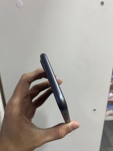 Apple iPhone: IPhone 11, 64 GB, Qara, Zəmanət, Simsiz şarj, Face ID — 9
