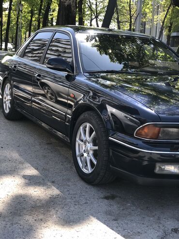 Mitsubishi Sigma: 3 л | 1992 г. | Седан