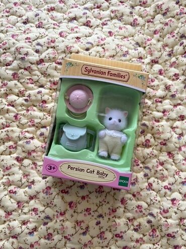 Игрушки: Милая мини игрушка в виде котёнка, дополнительно со шляпкой и сумкой