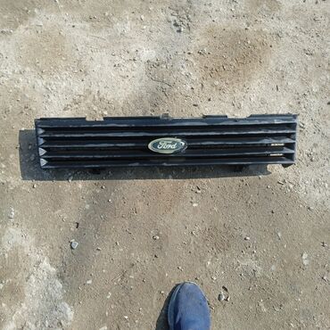 Решетки радиатора: Решетка радиатора Mazda Б/у — 16