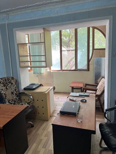 Ofislər: Ofis Nizami metrosunun yanında, "Çeburaşka" aptekin üstündə yerləşir — 3