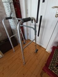 Yerimək üçün arabalar, çəliklər, əsalar, rollatorlar: Älil adamlar üçün äyaĝları inkişaf eddirmäk arabası satılır qiymäti -da lalafo.az — 7 Yerimək üçün arabalar, çəliklər, əsalar, rollatorlar: Älil adamlar üçün äyaĝları inkişaf eddirmäk arabası satılır qiymäti — 7